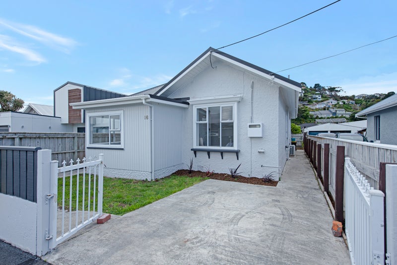 16 Argentine Avenue, Miramar, Wellington - Carousel 15