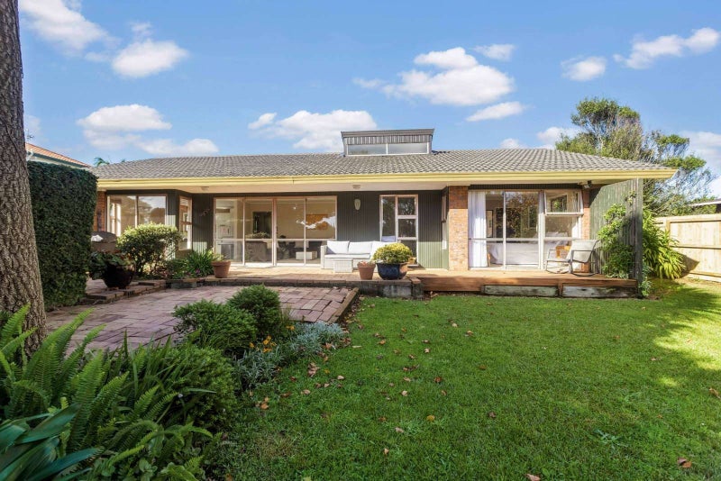 32 Colum Place, Bucklands Beach, Auckland - Carousel 1