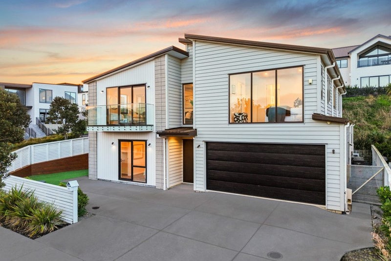 12 Tawatawa Street, Long Bay, Auckland - Carousel 1