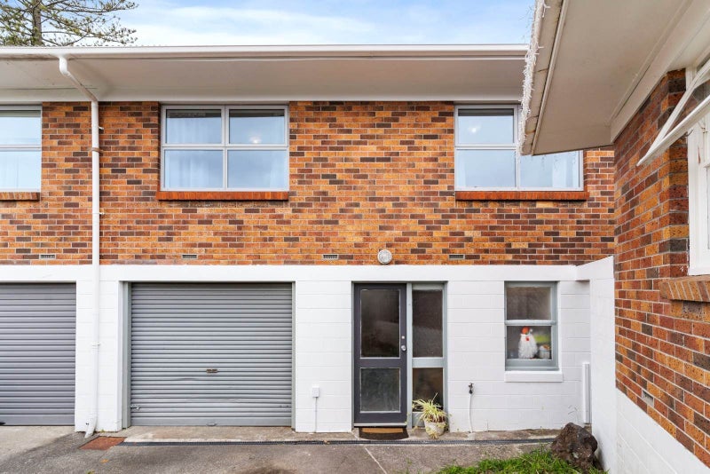 4/162 Onewa Road, Northcote, Auckland - Carousel 1