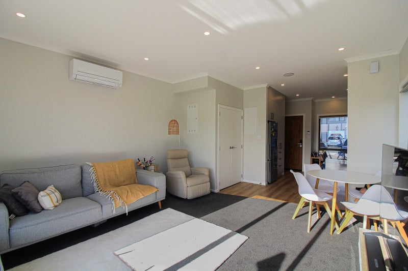 8 Castletown Street, Wallaceville, Upper Hutt - Carousel 2