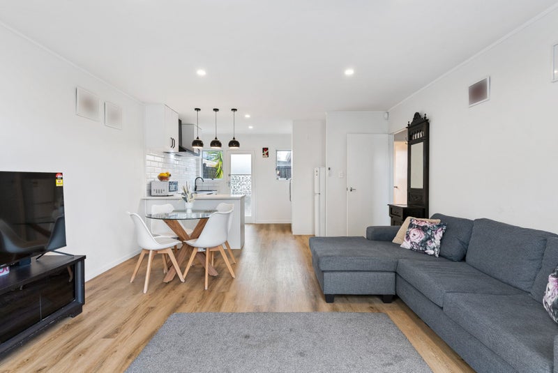 1/11 Alston Avenue, Kelston, Auckland - Carousel 2