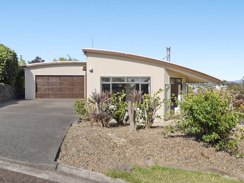 8 Hazelnut Way, Bellevue, Tauranga - Carousel 1