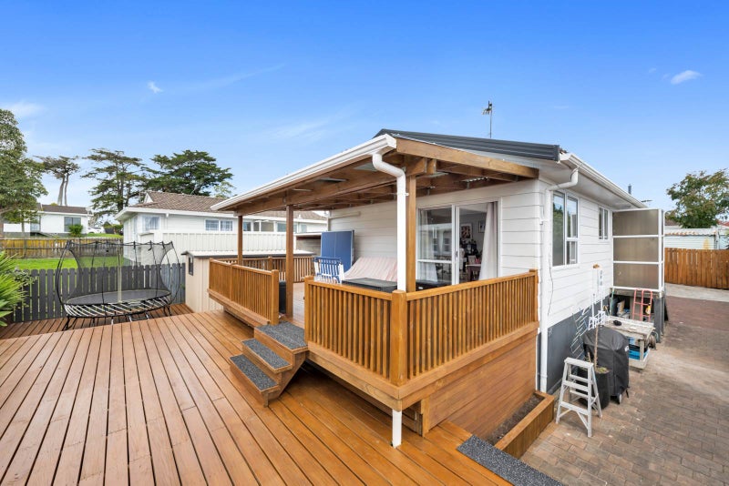 2/84 LUANDA DRive, Ranui, Auckland - Carousel 2