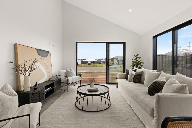 6 Tutira Place, Poraiti, Napier - Carousel 2