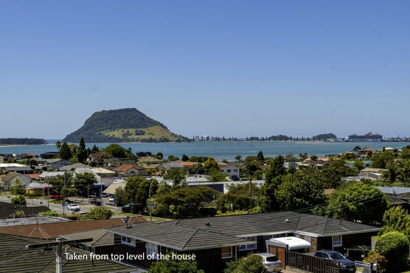 8 Western Road, Otumoetai, Tauranga - Carousel 1