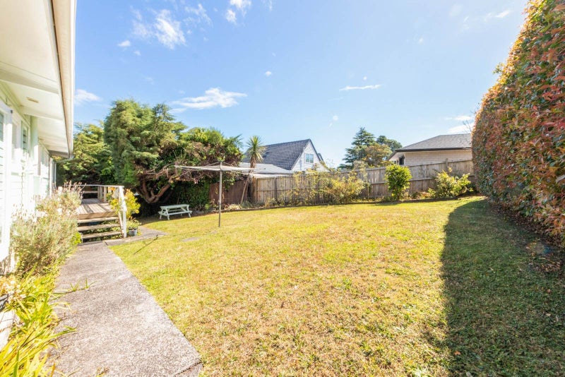 33 Chorley Avenue, Massey, Auckland - Carousel 1