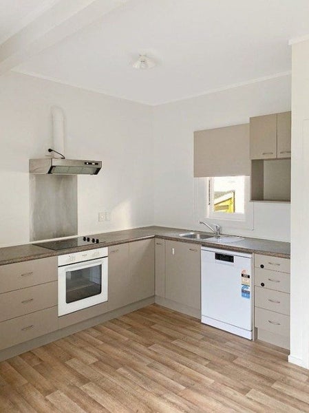 94 Limbrick Street, Terrace End, Palmerston North - Carousel 2