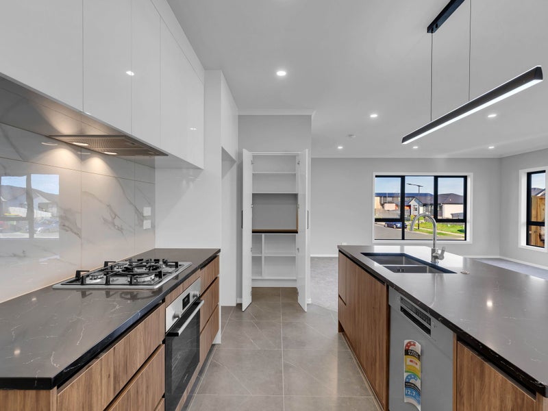 32 Tiro Place, Rototuna North, Hamilton - Carousel 2