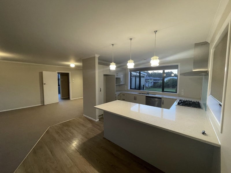 38 Holloway Street, Waikiwi, Invercargill - Carousel 2