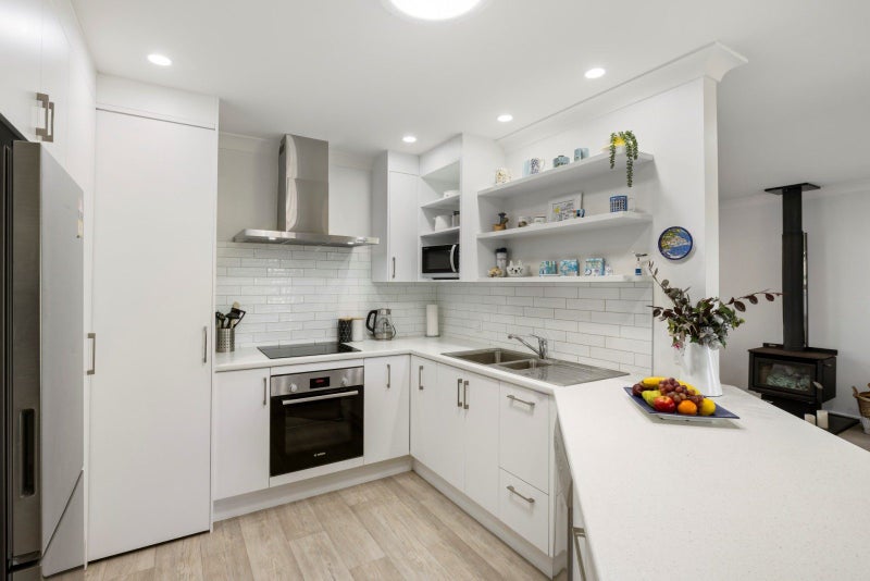 25 Corinth Grove, Papamoa Beach, Papamoa - Carousel 2