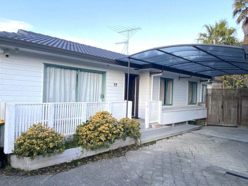 95 Unsworth Drive, Unsworth Heights, Auckland - Carousel 1