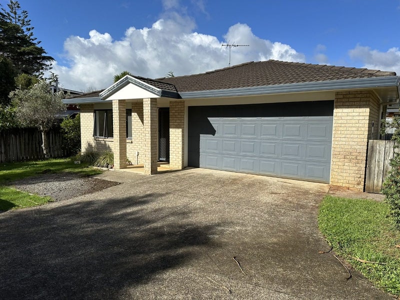 20B West Coast Road, Glen Eden, Auckland - Carousel 1