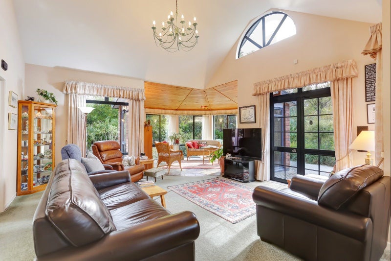 11 Dickens Lane, Otamatea, Whanganui - Carousel 2