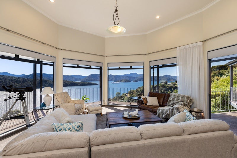 21 Marina View, WAIKAWA, PICTON - Carousel 2