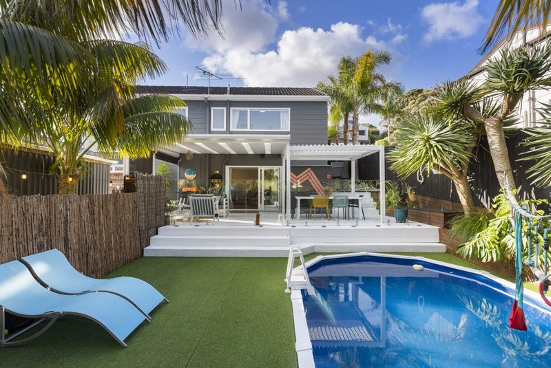 9 Montclair Rise, Browns Bay, Auckland - Carousel 2