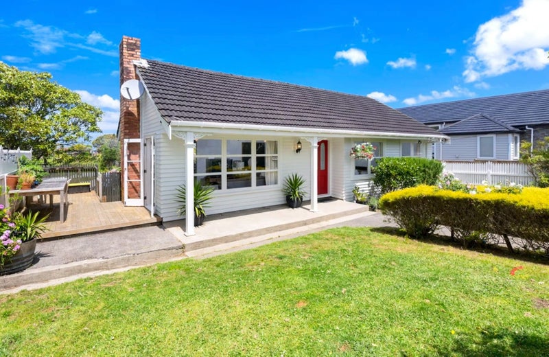 1/36 Gordon Avenue, Milford, Auckland - Carousel 1