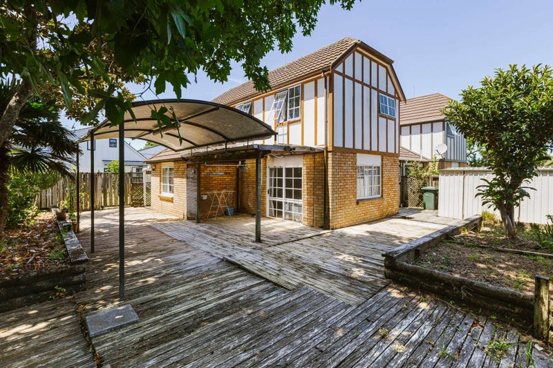 2/51 Jillteresa Crescent, Half Moon Bay, Auckland - Carousel 1