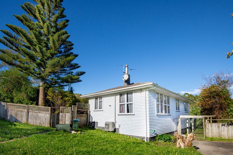 42 Kaituna Street, Waitangirua, Porirua - Carousel 1