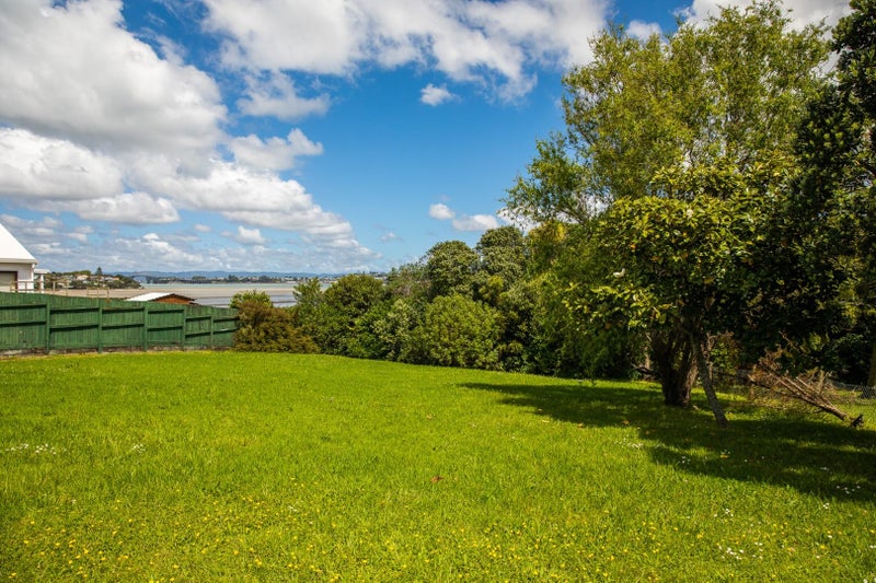 47 Hillary Crescent, Belmont, Auckland - Carousel 2