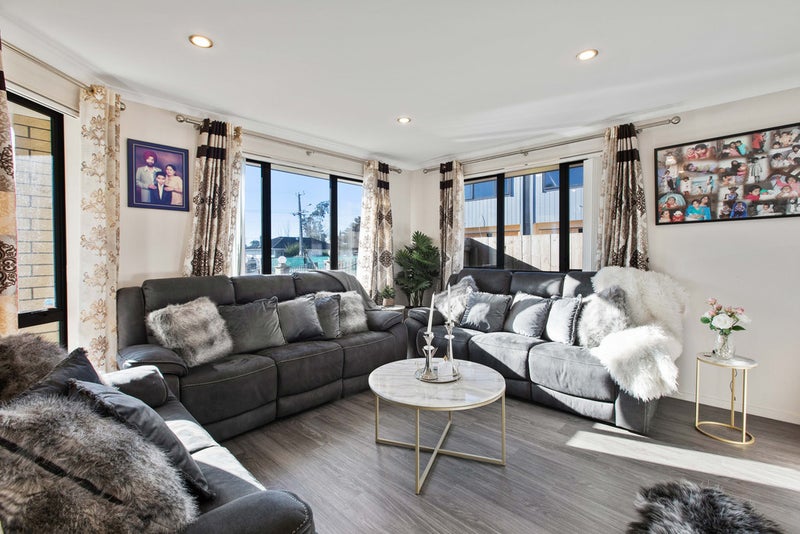 123 Manuroa Road, Takanini, Auckland - Carousel 2
