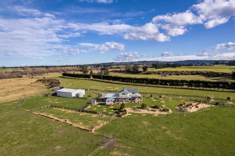 256 Stokes Road, Balcairn - Carousel 1