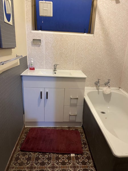 97J Queen Street, North Dunedin, Dunedin - Carousel 8