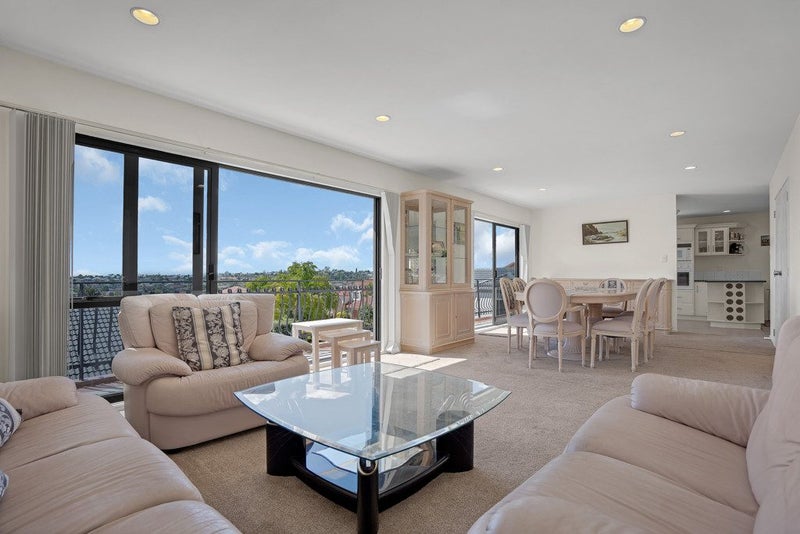 1/27 Tumbridge Place, Somerville, Manukau - Carousel 1