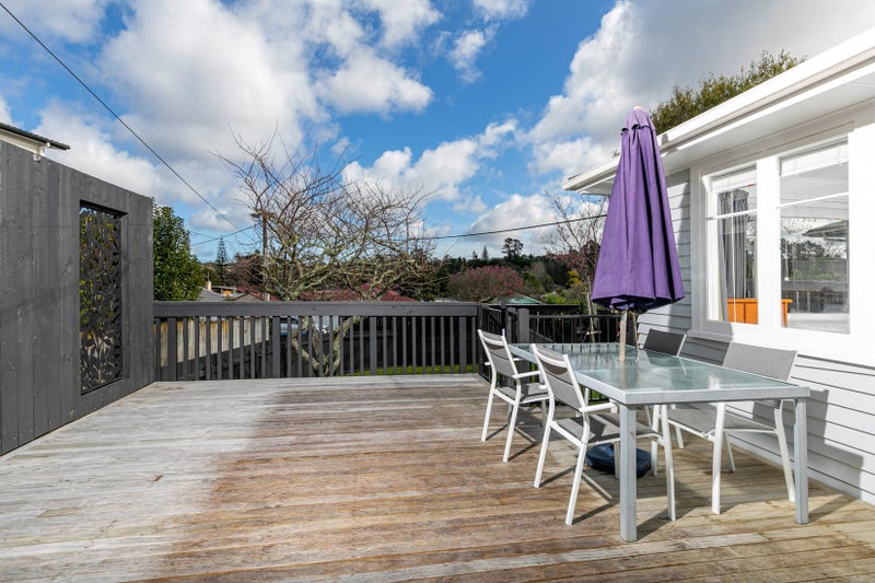 15 Preston Avenue, Henderson, Auckland - Carousel 24