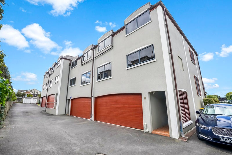 19 Radnor Street, Hamilton Central, Hamilton - Carousel 1