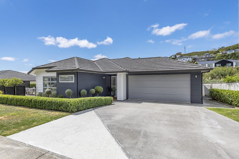 12 Banks Boulevard, Whitby, Porirua - Carousel 1