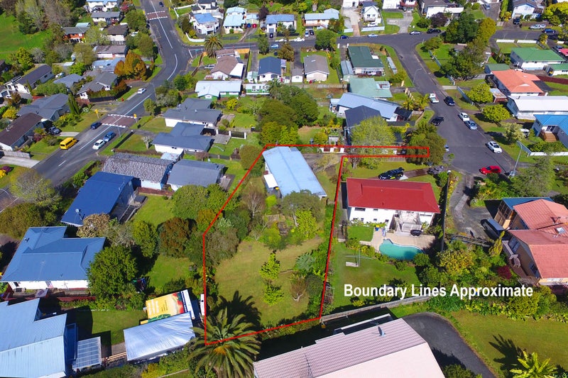 9 Datura Place, Sunnynook, Auckland - Carousel 12