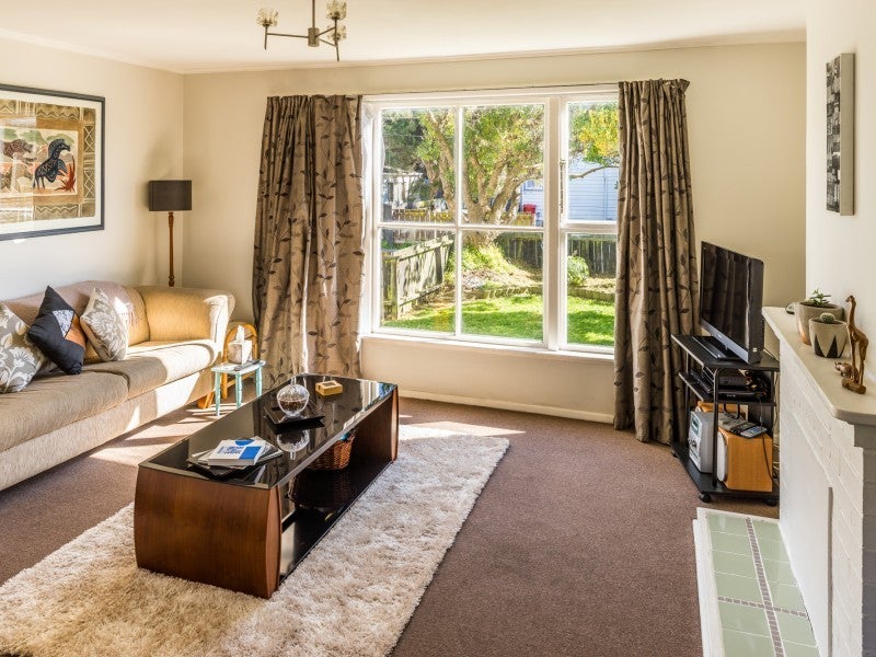 3/108 Whites Line East, Waiwhetu, Lower Hutt - Carousel 2