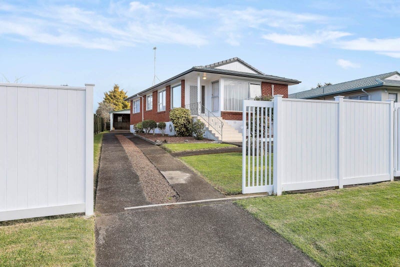 60 Eban Avenue, Hillcrest, Auckland - Carousel 2