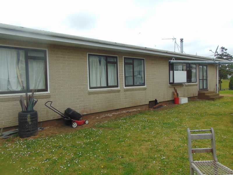 15 Plumley Crescent, Mangere, Auckland - Carousel 1