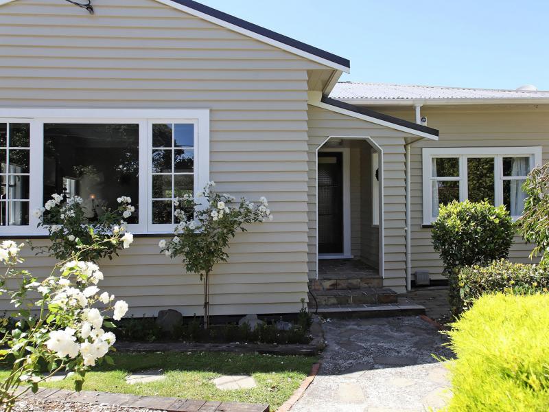 7 Hinemoa Street, Waiwhetu, Lower Hutt - Carousel 1