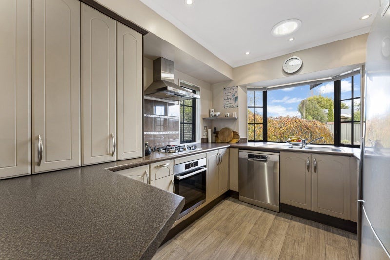11 Bombay Street, Aramoho, Whanganui - Carousel 2