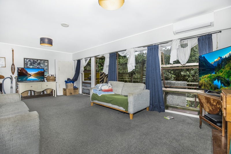 20 Estuary Road, Weymouth, Auckland - Carousel 11