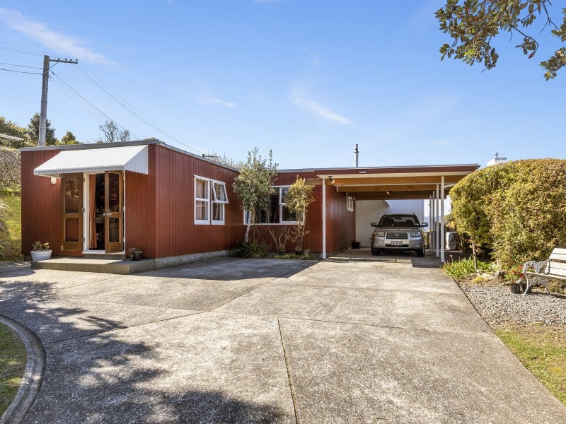 49 Pokohiwi Road, Normandale, Lower Hutt - Carousel 1