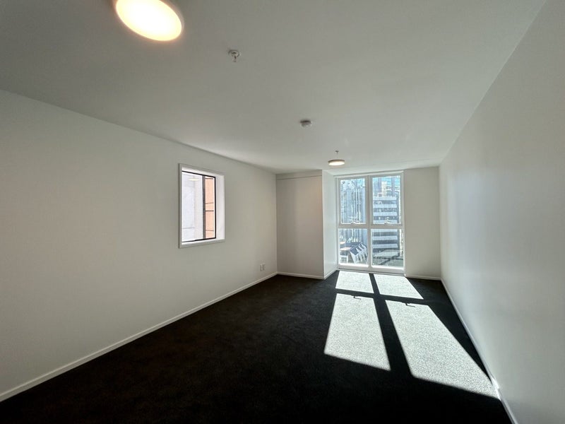 9P/3 Whitaker Place, Grafton, Auckland - Carousel 2