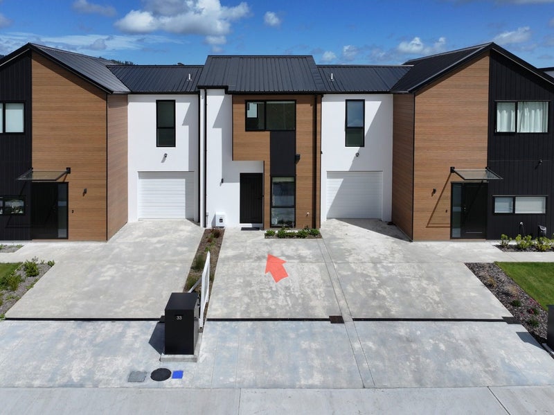 33 Leo Waikari Crescent, Wallaceville, Upper Hutt - Carousel 1