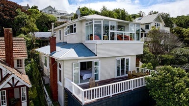 11 Lower Watt Street, Wadestown, Wellington - Carousel 1