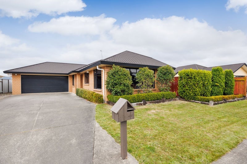 46 Geneva Terrace, Kelvin Grove, Palmerston North - Carousel 1