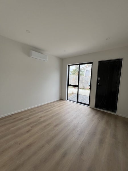 5 Calthorp Close, Favona, Auckland - Carousel 2