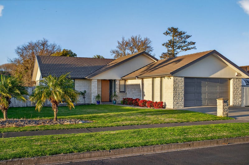 45 Sterling Park, Lytton West, Gisborne - Carousel 2