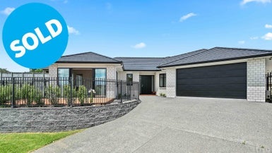 7 Meadowfield Street, Flagstaff, Hamilton - Carousel 1