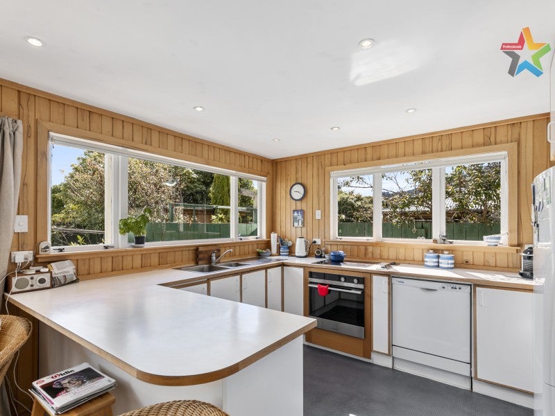 128 Muritai Road, Eastbourne, Lower Hutt - Carousel 2