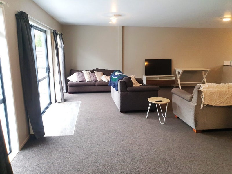 11B Greensboro Street, Hamilton East, Hamilton - Carousel 2