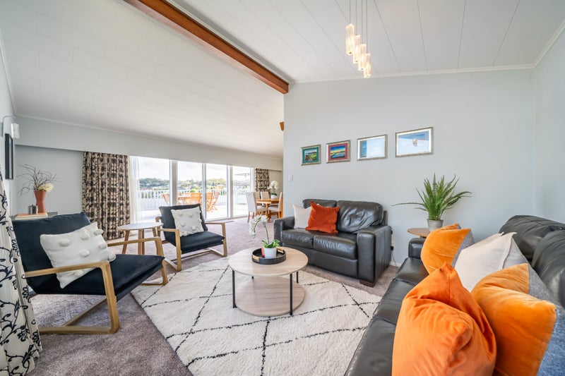 247 Dowse Drive, Maungaraki, Lower Hutt - Carousel 2