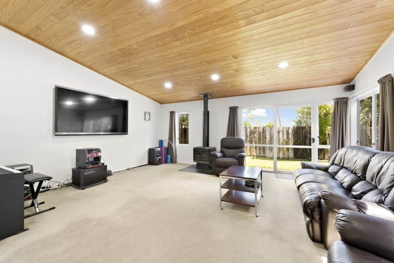 2/2C SUNNYNOOK ROAD, Sunnynook, Auckland  - Carousel 2